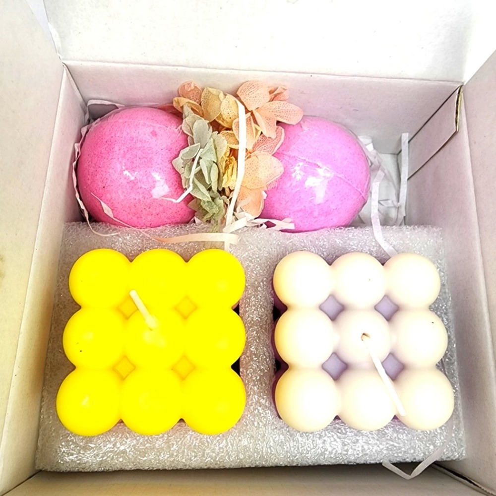 Casa Essentials‎ Bubble Candles & Bath Bomb Gift Set New Box Birthday Christmas